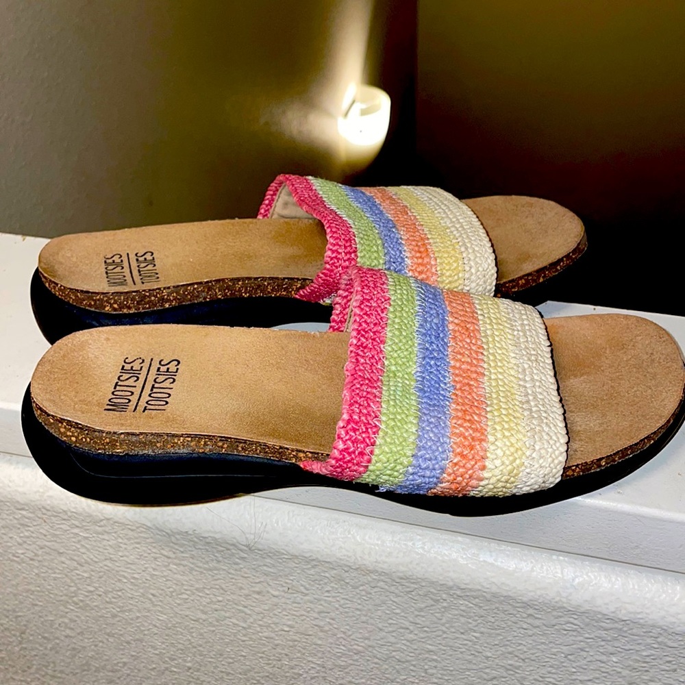Mootsies Tootsies colorful sandal size 8 1/2